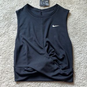 Nike Cropped Tank